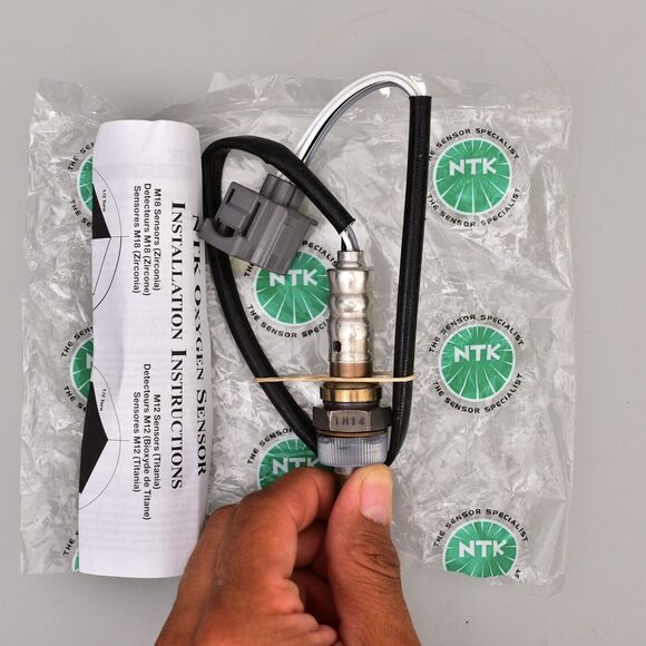 GENUINE NTK LAMBDA SENSOR / O2 SENSOR (NGK 6400) OZA623-C2 - Picture 3 of 4